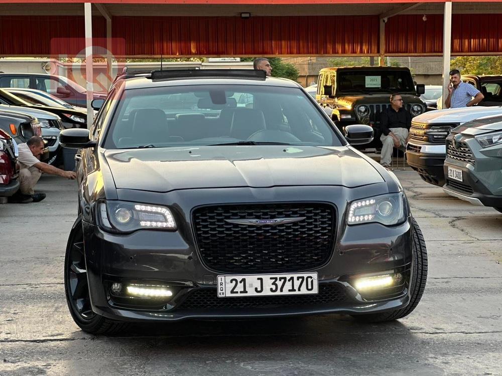 کرایسلەر 300